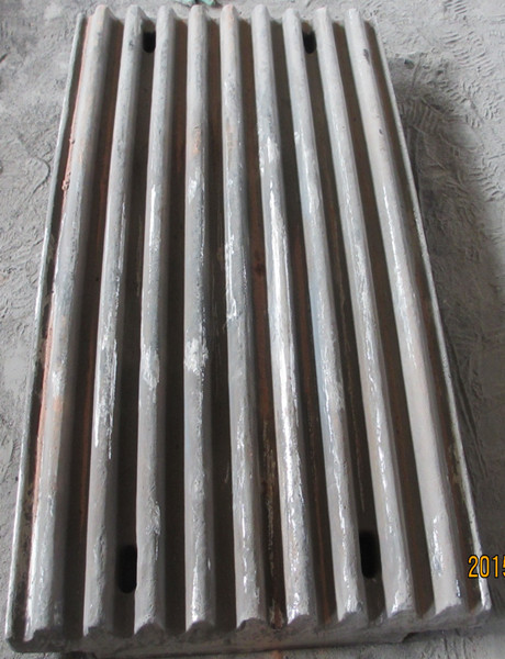 活动（固定）颚齿板